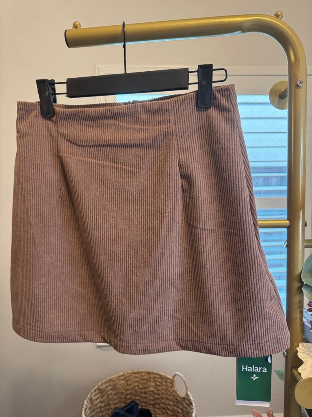 HALARA Ribbed A-Line Mini Skirt in Mauve Pink